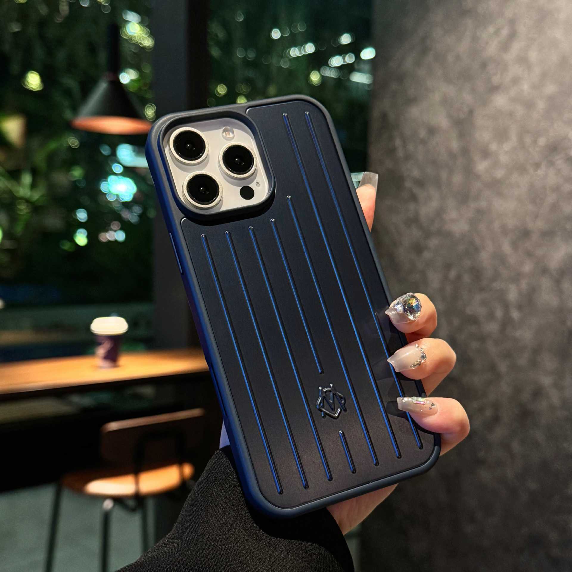 Aluminum magnesium alloy mobile phone protective cover
